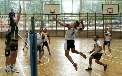 Zdjęcie do Amatorska Liga Piłki Siatkowej po I kolejce